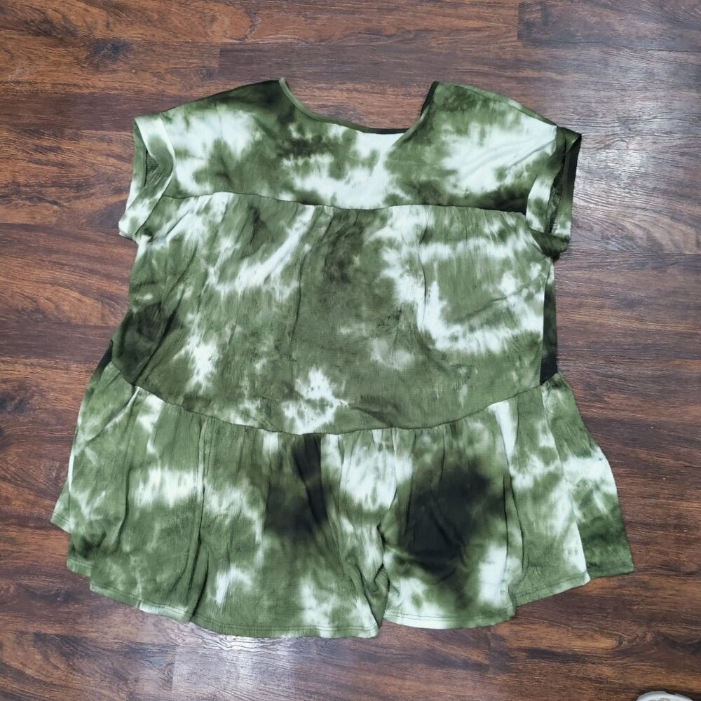 Dar Mode Boho Geometric Tie Dye Short Sleeve High Low Tunic Blouse Green 3XL - Picture 3 of 12